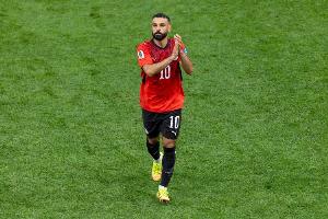 记者：特拉布宗体育接近截胡萨拉赫交易，贝西克塔斯已暂停谈判