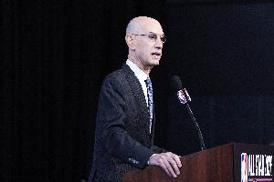 媒体人：萧华重罚老板鲍尔默会很尴尬 换成斯特恩会更强硬