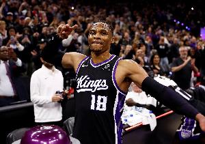 威少宣布退役 德罗赞拉文3J波什戈贝尔纳什菲尔普斯等评论区致敬