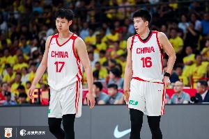 三分占优！中国男篮半场三分14中8命中率57.1% 乌拉圭13投仅4中