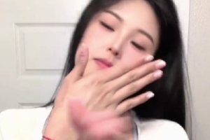 美！李月汝晒日常动态：点赞送不锈钢盆