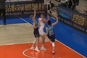 夏季联赛库尔勒站-江苏83-81险胜宁波 曾繁日篮下强打准绝杀