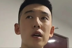 付豪：球队内线轮转困难 我自己崴脚缺席近一周训练&得坚持一下