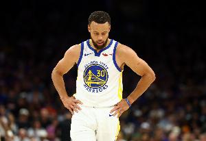 NBA历史单场命中5+三分榜：库里高居第一 哈登第二 克莱第三