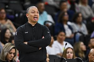 名记：新赛季快船不是一支季后赛球队 可能只能取得30多胜