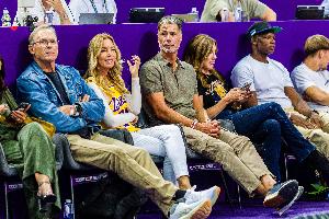 媒体人：老巴斯生前给湖人股权设苛刻投票规则 就是希望世代传承