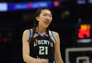 火力全开！韩旭半场替补5中3砍全队最高10分3板 三分4中2