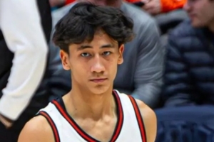 什么水平？NCAA球员谢维安·李在上海打野球 身体对抗与技术兼备