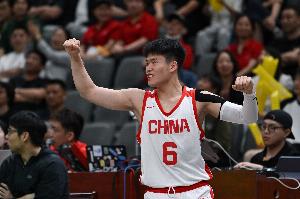 很准啊！男篮U18半场三分21中11 王子超、陈昱休各自命中三个