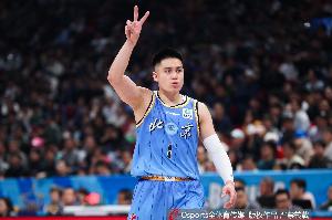 京媒：陈盈骏续约问题非常乐观 年轻锋线李永瀚已完成续约