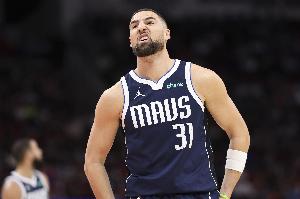 NBA历史季后赛三分命中率榜：克莱40.5%最高 库里39.7%第5