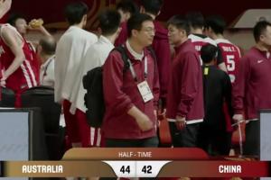 难解难分！张懿赵杰12分 张宇辰10分 中国U18半场落后澳大利亚2分