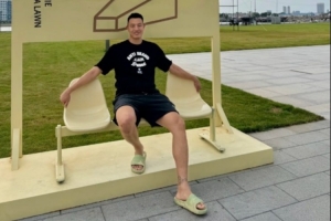 阳光大男孩！翟晓川晒个人近照：从前那个少年