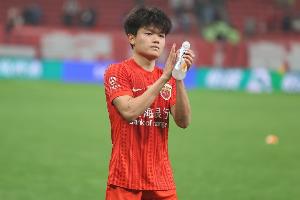 杨希：感觉自己这一年进步很快，我们年轻球员肯定会提高能力