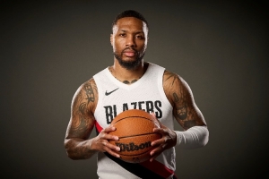 从板凳到NBA巨星！利拉德：高中教练曾说我可能第二年就被淘汰