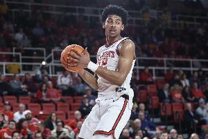 NBA落选秀重获NCAA参赛资格 名记不满：那詹姆斯也能打！