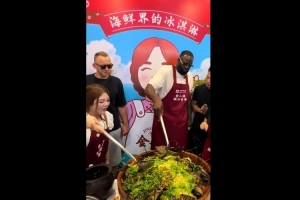 追梦：我去过中国十多次了 体验不同城市的美食和文化感觉很奇妙