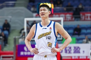 东体：上海休赛期都在围绕胡金秋进行交易谈判 但可能性越来越低