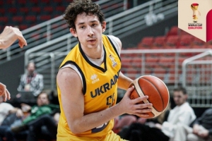 世预赛乌克兰82-76击败希腊 科夫利亚尔18+6 卡拉西斯17+8