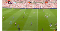 莱诺出击失误！伊西多尔接队友传中空门得手，桑德兰1比0领先
