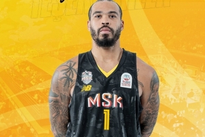 上赛季在西甲场均6.3分！媒体人：吉林男篮签下贾斯丁·科布斯