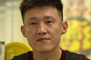 周鹏：感谢广东球迷的支持 新赛季我们定会打出一个不一样的赛季