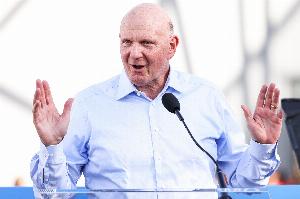 爆料记者：NBA本想跟鲍尔默达成和解&但其拒不配合 才联系了小卡