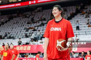 4投2中&10罚9中得13分6板2帽 宫鲁鸣：张子宇本场表现应该算及格