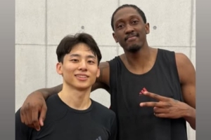 日本行圆满结束！杰伦·威廉姆斯在社交媒体晒出与河村勇辉的合照