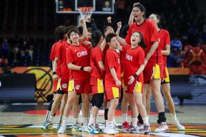 韩旭10分7板 杨舒予10分 张子宇8+3 中国女篮半场领先意大利19分