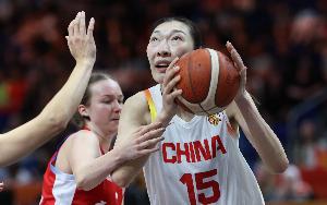 杨毅：波多黎各首发里4个不到1米8 这是中国女篮能有的最佳对位了