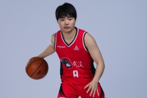 媒体人：王佳琦很不错 奈何伤病太多 中国女篮1号位真没储备了
