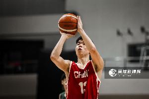 张懿赵杰跳级代表国青参加U17世界杯场均15.5分 U18亚洲杯14.3+5