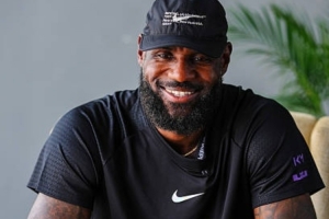 老兵不死！NBA新赛季15大最年长球员：詹姆斯领衔 勇士4人上榜