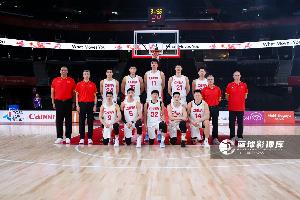媒体人：这比赛看着提心吊胆 咱主力不来的话 谁敢为输球负责任？