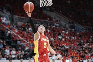 廖三宁轰30分比肩周琦！中国男篮时隔7年再次有人在正式比赛砍30+