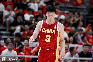 解说：中国男篮万年不变的心态问题 进攻投篮手都硬成啥样了