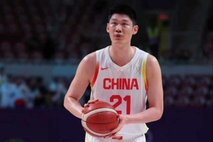 胡金秋：希望能靠我们这一批 慢慢地把一场场失利的比赛打回来