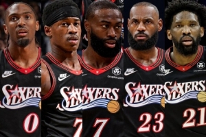 名记：从纸面来看76人拥有NBA最强首发 伤病和年龄是最大隐患