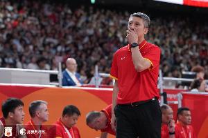 杨毅：杜锋杨鸣都不可能接手男篮 国内教练里没有能接郭士强的