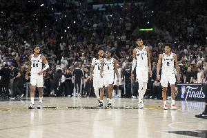刺记：马刺4人入选百大 文班亚马仍是攻防两端的关键人物