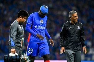 记者：盖伊进行负重150公斤的臀桥训练，恢复情况比预期好不少