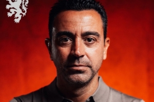 赖因德斯谈哈维：以前我们都看他踢球，现在能合作真的获益匪浅
