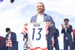 16载国脚生涯落幕！ESPN：后卫蒂姆·里姆宣布从美国国家队退役