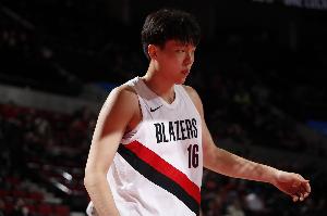 诺里：杨瀚森面对NBA级别球员的比赛越多 他就会变得越好