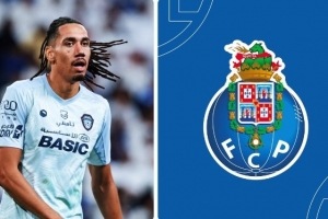 葡媒：36岁前曼联后卫斯莫林即将自由身加盟波尔图