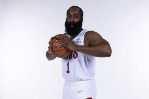 有牌面！NBA官方晒哈登定妆照：大胡子 第18个赛季！