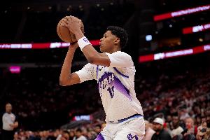 贝利谈防守：我要发挥臂展与运动能力优势 可换防一至五号位