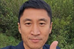 马宁：热烈祝贺亚运男足勇夺铜牌！点赞！