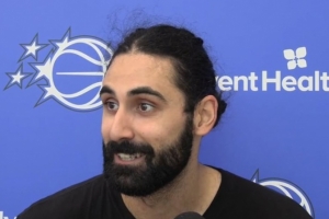 比塔泽：要重拾联盟前5的防守 我们的内部对抗赛强度极大全是犯规